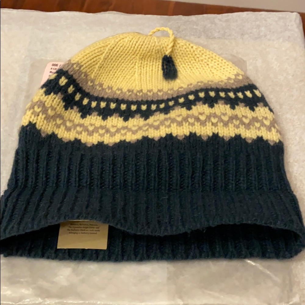 BNWT Burberry Pine Green Cashmere Knit Beanie Hat - Picture 8 of 10